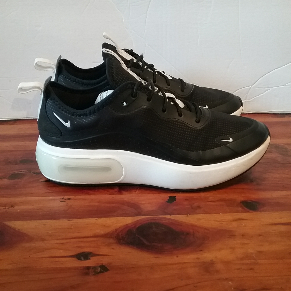 Nike Air Max Dia Shoes Size 8.5